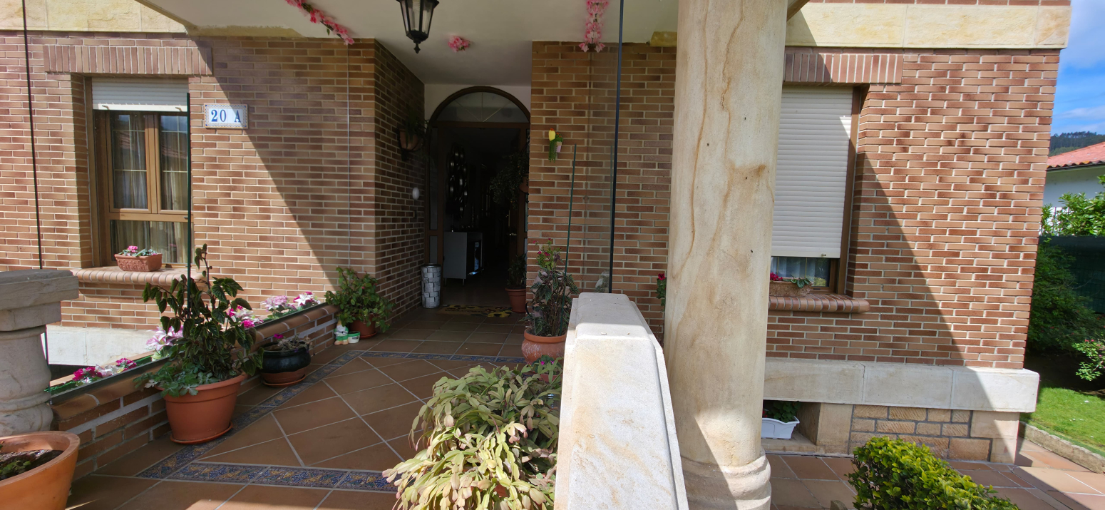 casa independiente con piscina