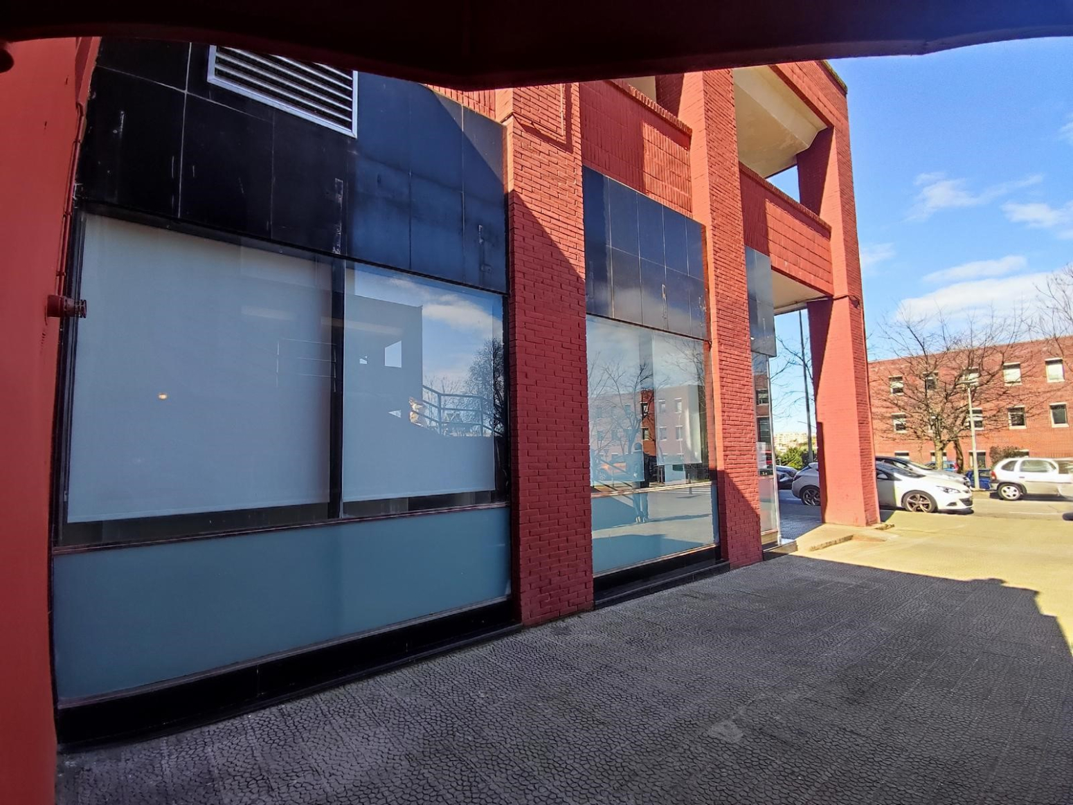 Local comercial a pie de calle frente a universidades 