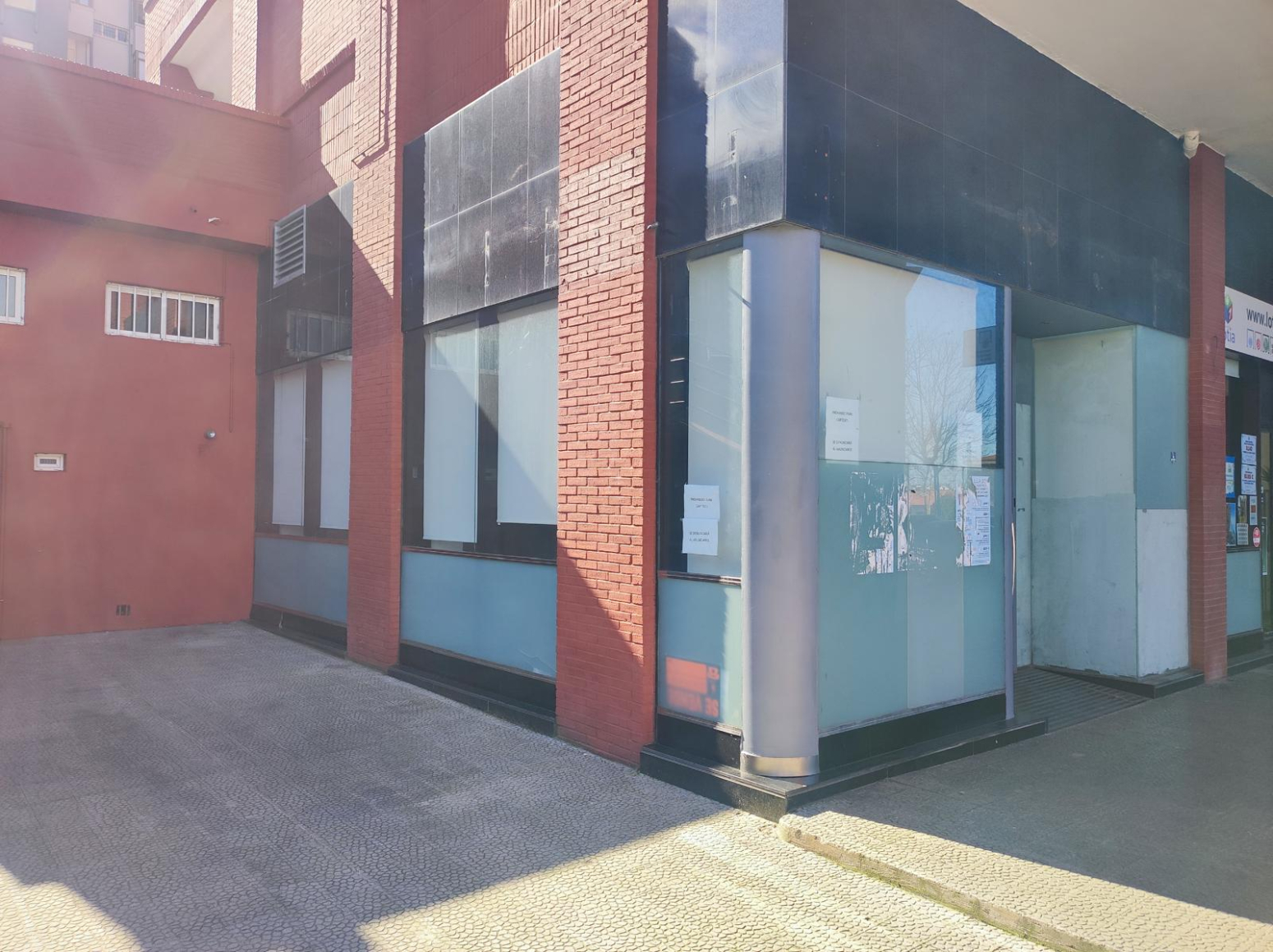 Local comercial a pie de calle frente a universidades 