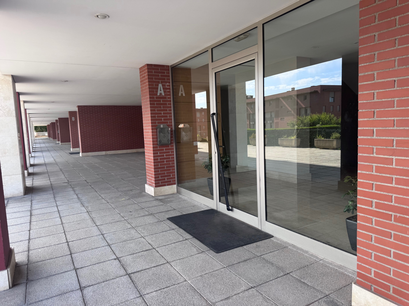 Piso en Urbanización privada junto a S-20 a 1,7km de la playa de El Sardinero