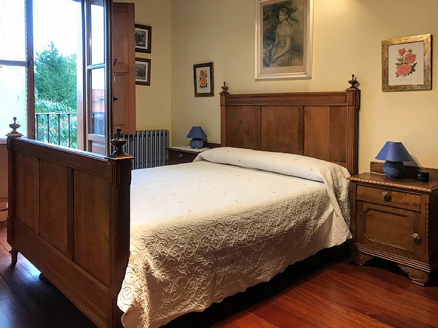 Espectacular casona de piedra con jardin en Camargo