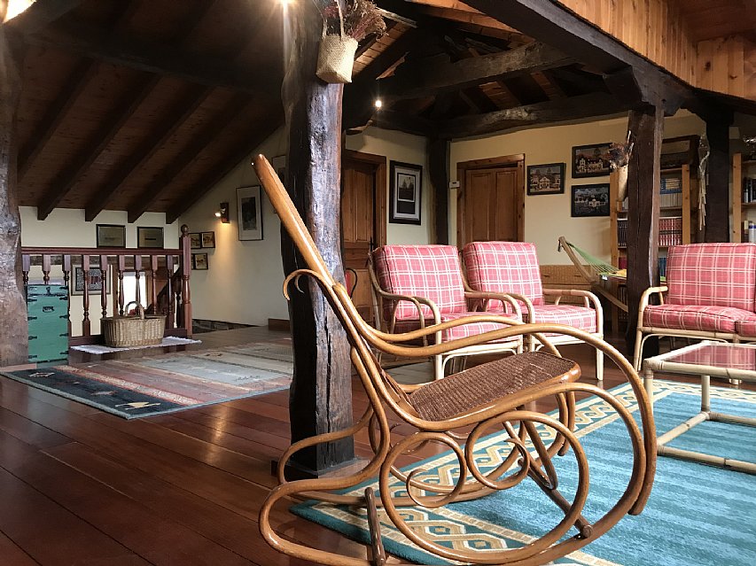 Espectacular casona de piedra con jardin en Camargo