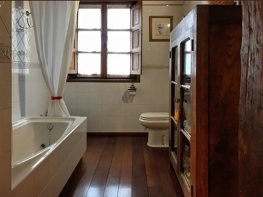 Espectacular casona de piedra con jardin en Camargo