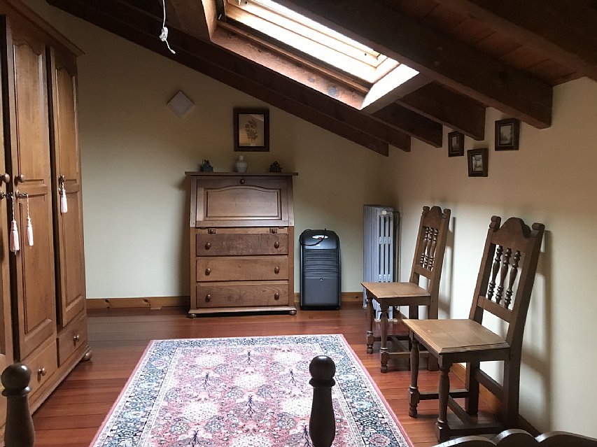 Espectacular casona de piedra con jardin en Camargo