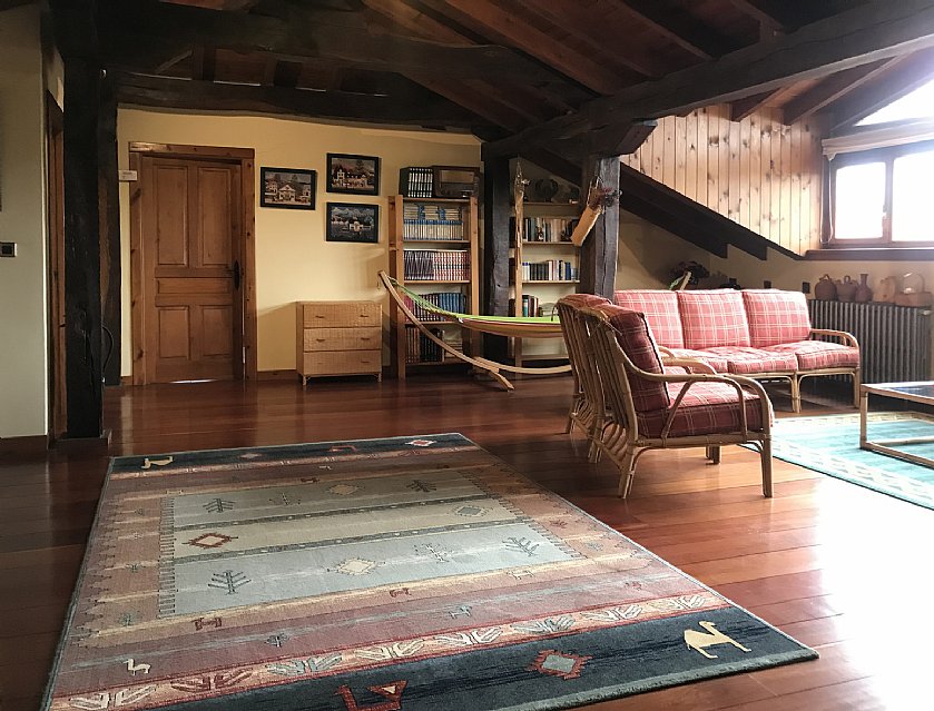 Espectacular casona de piedra con jardin en Camargo