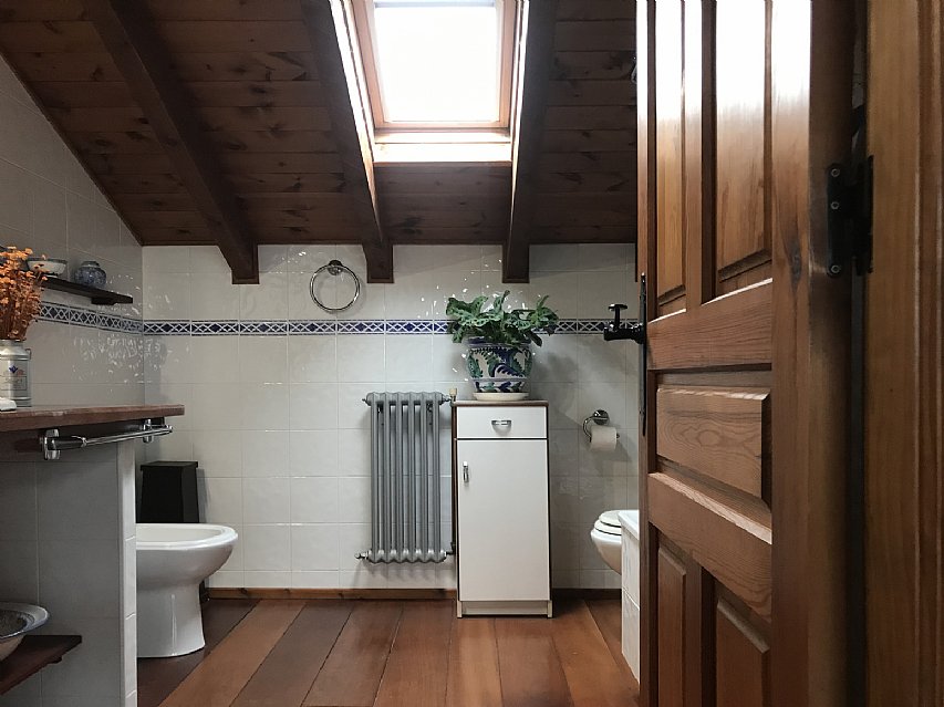 Espectacular casona de piedra con jardin en Camargo