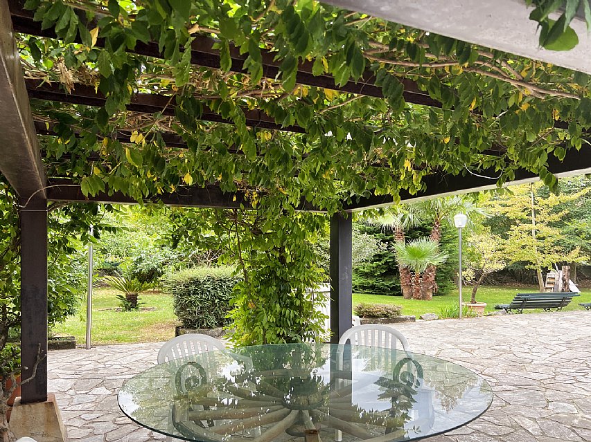 Espectacular casona de piedra con jardin en Camargo