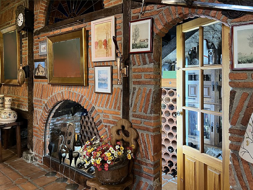 Espectacular casona de piedra con jardin en Camargo