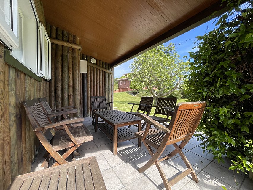 Chalet independiente con piscina privada en Islares