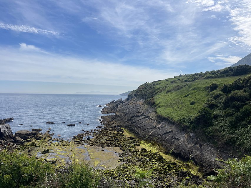 Chalet independiente con piscina privada en Islares