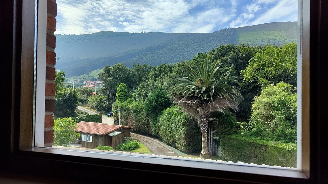 Chalet independiente con piscina privada en Islares