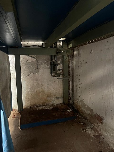 Nave de 280 metros cuadrados con vivienda de 70 metros en Astillero