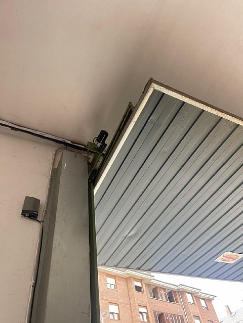 Nave de 280 metros cuadrados con vivienda de 70 metros en Astillero