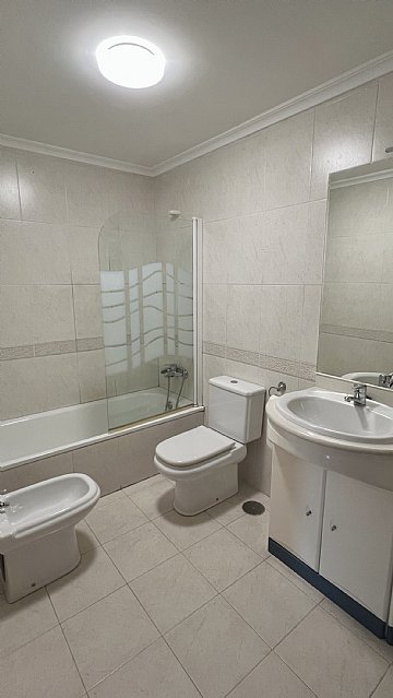 PISO DE 3 HAB Y 2 BAÑOS CON GARAJE EN ENTRAMBASAGUAS