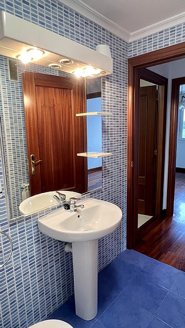 PISO DE 3 HAB Y 2 BAÑOS CON GARAJE EN ENTRAMBASAGUAS