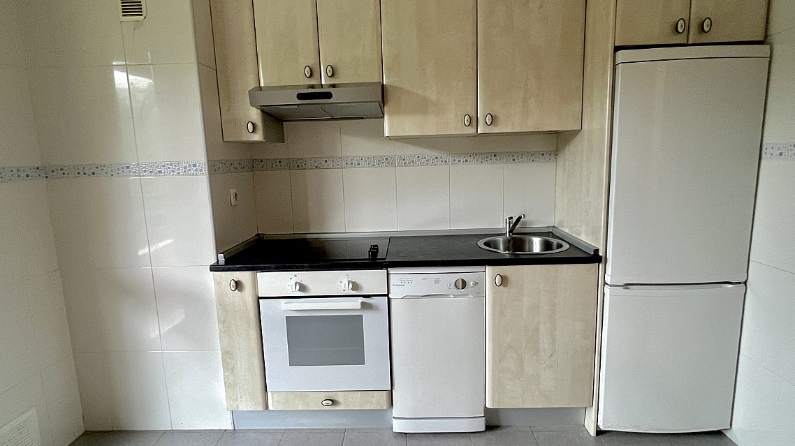 PISO DE 3 HAB Y 2 BAÑOS CON GARAJE EN ENTRAMBASAGUAS