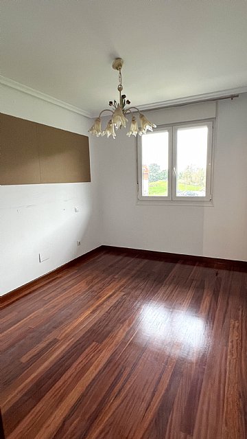 PISO DE 3 HAB Y 2 BAÑOS CON GARAJE EN ENTRAMBASAGUAS