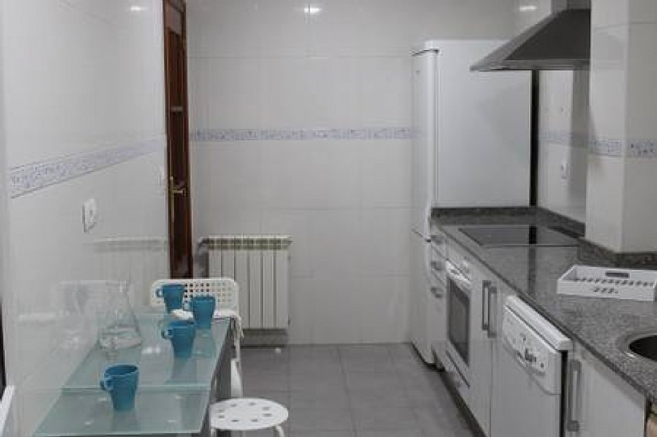 Piso reformado de 2 habitacion con garaje para alquiler temporal (septiembre-junio)