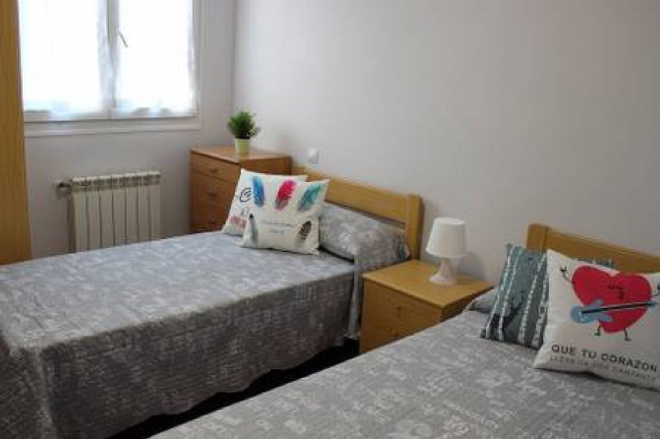 Piso reformado de 2 habitacion con garaje para alquiler temporal (septiembre-junio)