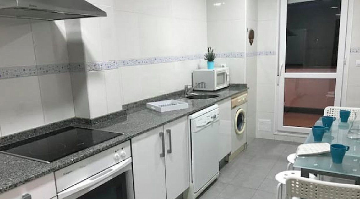 Piso reformado de 2 habitacion con garaje para alquiler temporal (septiembre-junio)