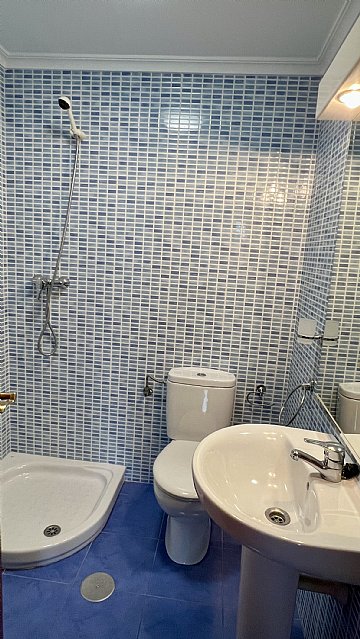 PISO DE 3 HAB Y 2 BAÑOS CON GARAJE EN ENTRAMBASAGUAS