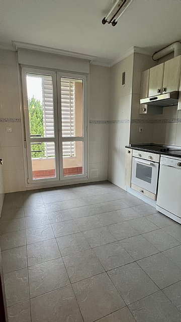 PISO DE 3 HAB Y 2 BAÑOS CON GARAJE EN ENTRAMBASAGUAS