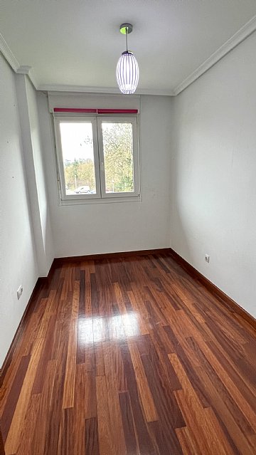 PISO DE 3 HAB Y 2 BAÑOS CON GARAJE EN ENTRAMBASAGUAS