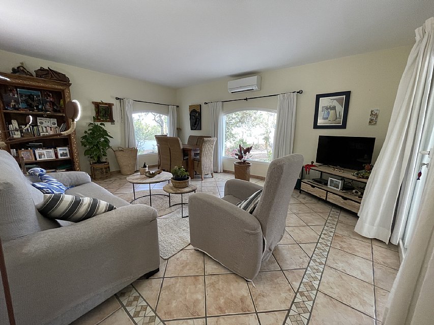 Casa independiente de 3 habitaciones con parcela de 1300 metros en Formentera