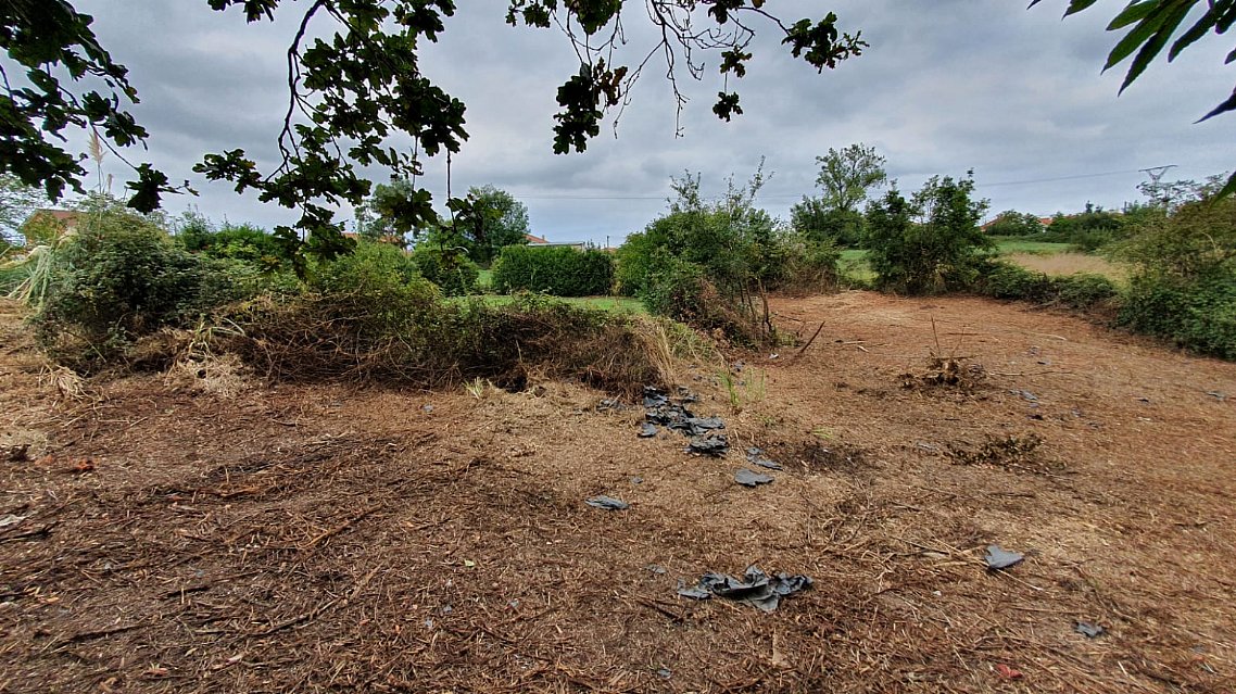 Parcela de 1600 metros apta para edificar vivienda en Pontejos