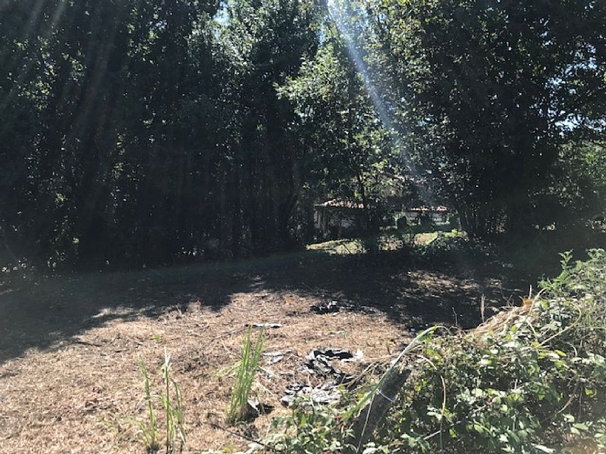 Parcela de 1600 metros apta para edificar vivienda en Pontejos