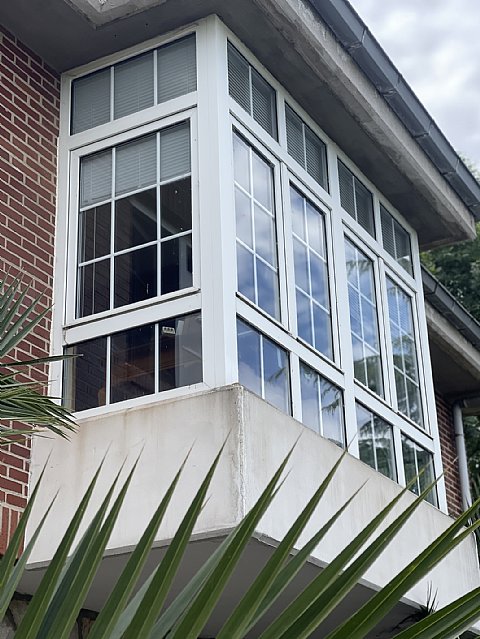 Chalet independiente con una parcela de 5000 metros, y unas impresionantes vistas a la bahia de Santander