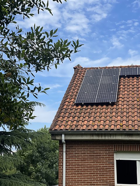 Chalet independiente con una parcela de 5000 metros, y unas impresionantes vistas a la bahia de Santander