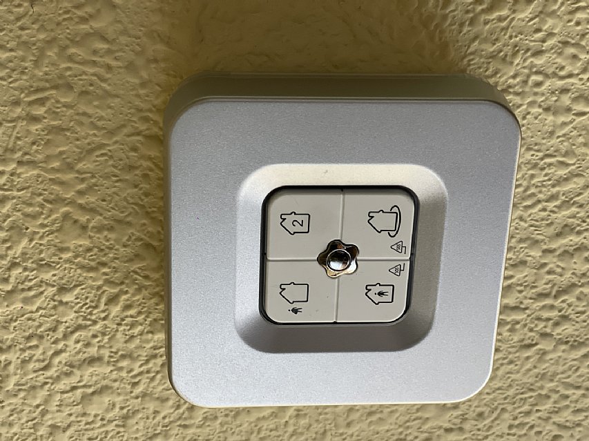 Chalet independiente con una parcela de 5000 metros, y unas impresionantes vistas a la bahia de Santander