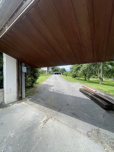 Chalet independiente con una parcela de 5000 metros, y unas impresionantes vistas a la bahia de Santander