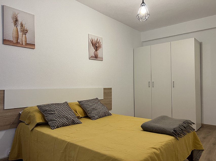 Piso reformado de 2 habitaciones y un baño con terraza