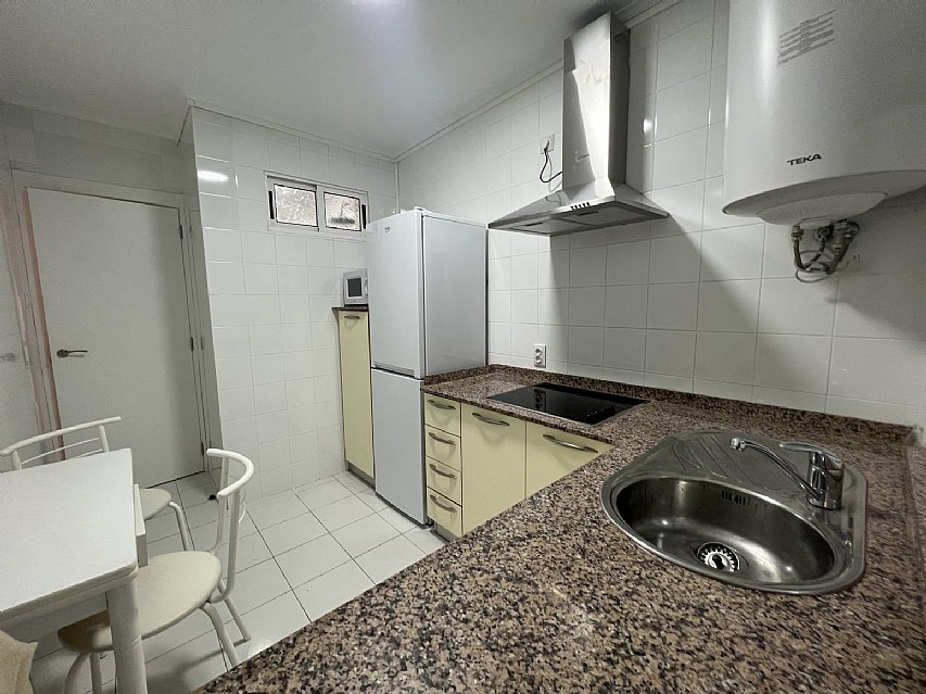 Piso reformado de 2 habitaciones y un baño con terraza