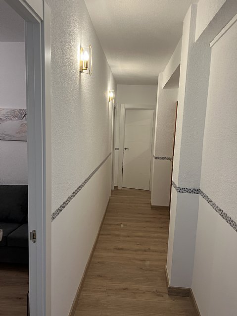 Piso reformado de 2 habitaciones y un baño con terraza