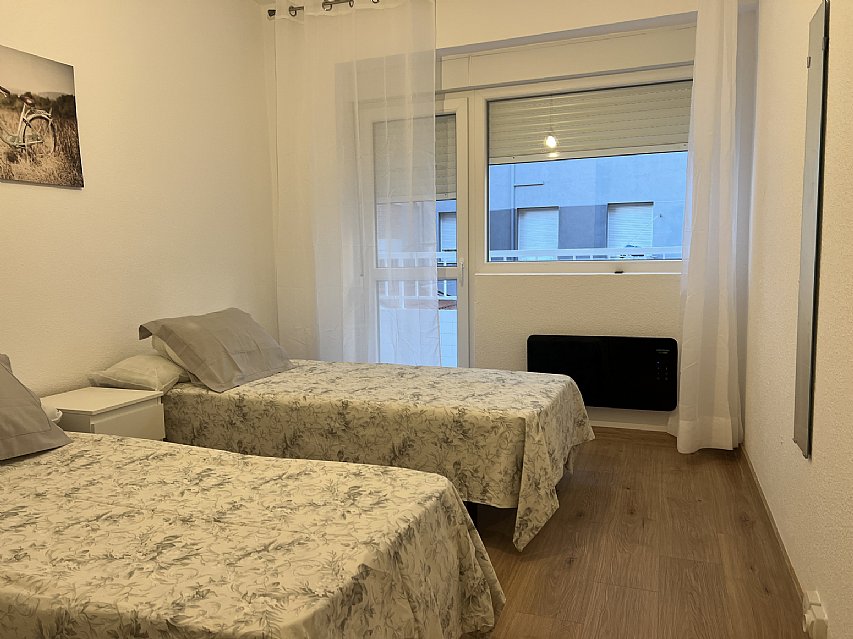 Piso reformado de 2 habitaciones y un baño con terraza