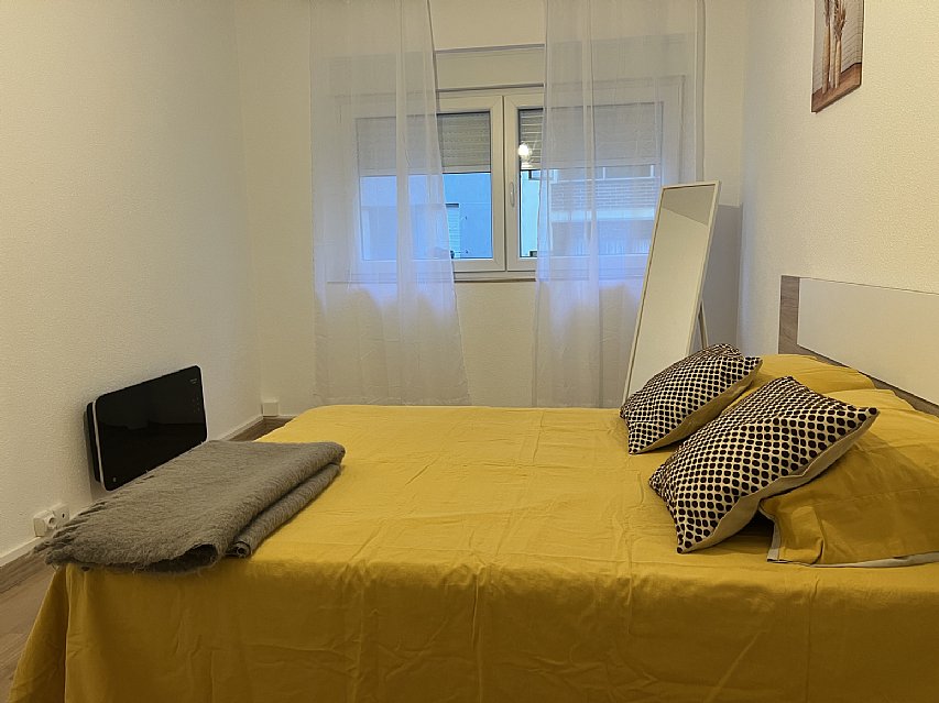 Piso reformado de 2 habitaciones y un baño con terraza