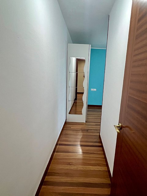 Piso de 3 hab y 1 baño con trastero y 2 plazas de garaje