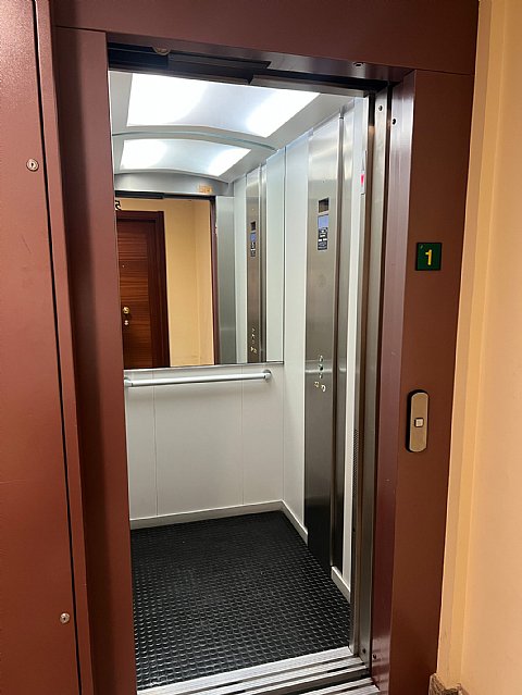 Piso de 3 hab y 1 baño con trastero y 2 plazas de garaje