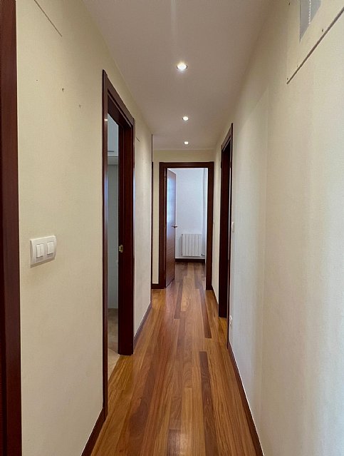 Piso de 3 hab y 1 baño con trastero y 2 plazas de garaje