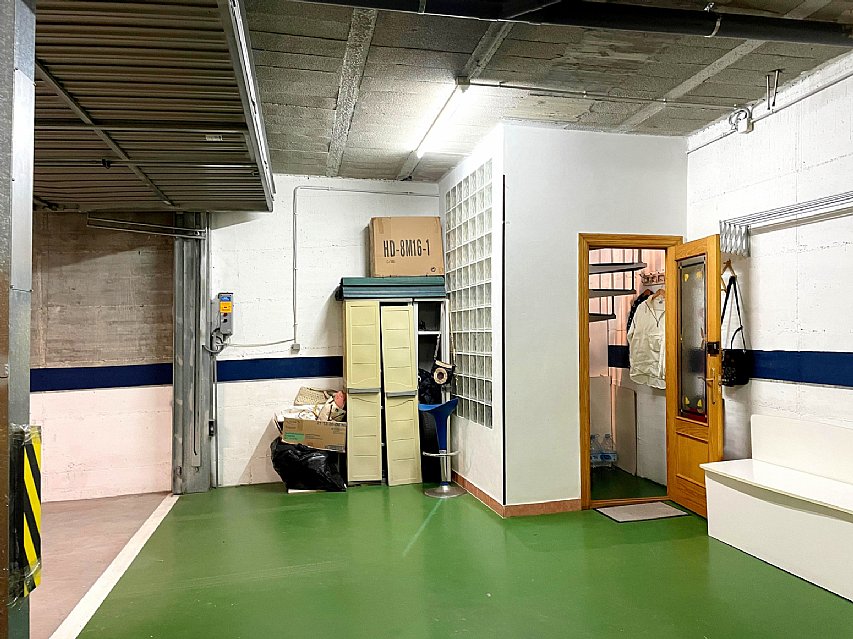 Estupenda vivienda con jardín privado, garaje y piscina comunitaria 