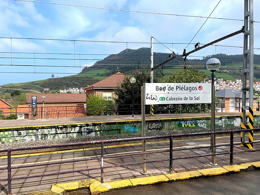 Estupenda vivienda con jardín privado, garaje y piscina comunitaria 