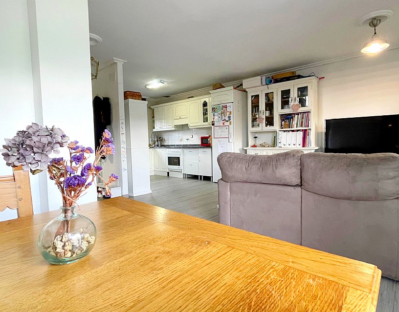 ESTUPENDA CASA CON JARDIN EN PUENTE ARCE