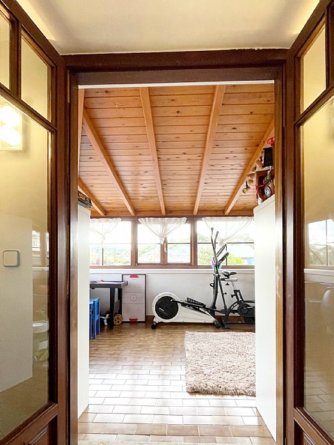 ESTUPENDA CASA CON JARDIN EN PUENTE ARCE