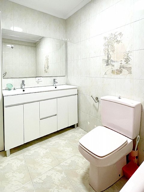 ESTUPENDA CASA CON JARDIN EN PUENTE ARCE