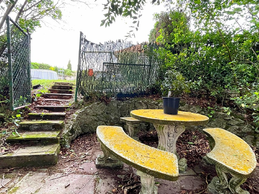 ESTUPENDA CASA CON JARDIN EN PUENTE ARCE