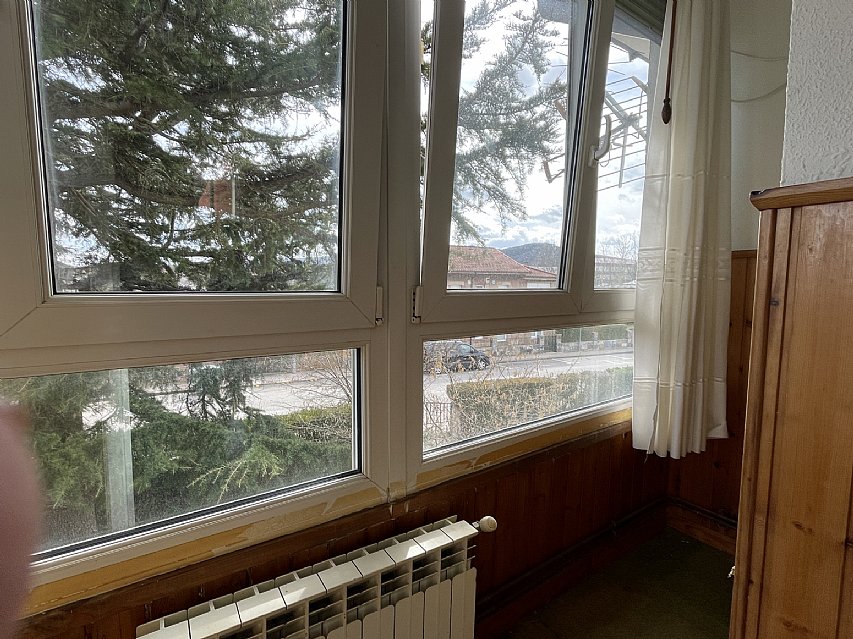 Piso de 3 habitaciones con 40 metros de garaje y 200 metros de jardin privado. 