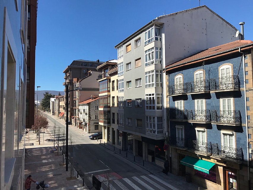 Piso de 3 habitaciones con ascensor y balcón en el centro de Reinosa